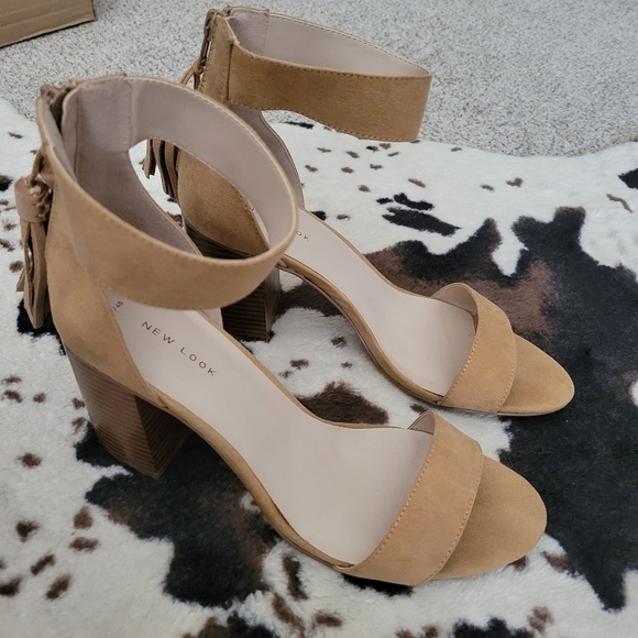ASOS New Look Suede Tassel Block Heeled Sandals 9 - Picture 3 of 11
